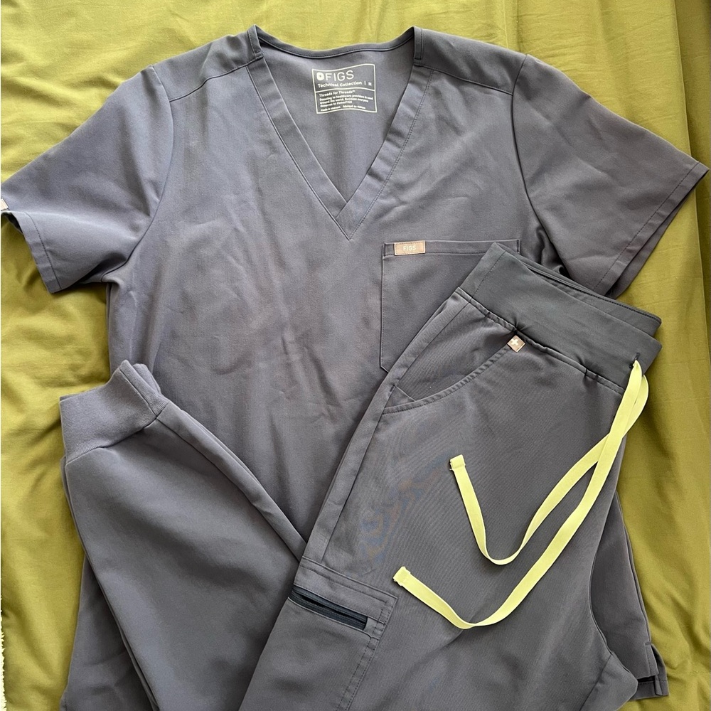 Figs scrubs